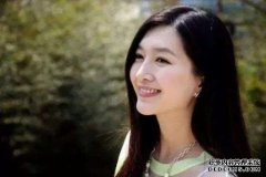 人很漂亮，关键还在于王府的星座。