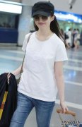 刘亦菲机场的新街拍是否还在“换衣服