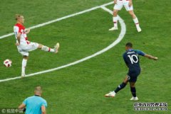 我发现我们的校服也有很高的时刻。看