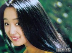 杨玉英今年47岁，生活在一个20岁的女孩