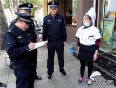 男人的自学每周解锁五次，以便偷走同