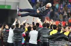 突然，里皮的儿子被威胁要在家中死去