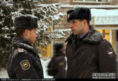 警犬的第二个儿子和警察学校图书馆混