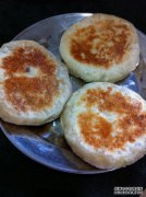 使用薄煎饼面包时，您一次只能烤3个蛋