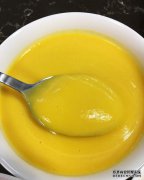 南瓜果冻如何与牛奶结合？