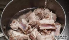 如何制作肋骨去除肋骨和味觉提示。