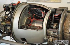 东方航空的引擎被关闭，互联网用户说