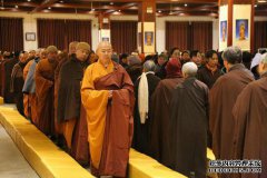 [B的人感到惊讶和懒惰]