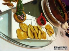 “饮食大家庭”莫良子